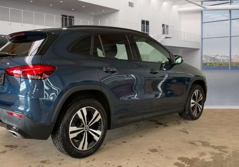 Mercedes-Benz GLA 180, 2023
