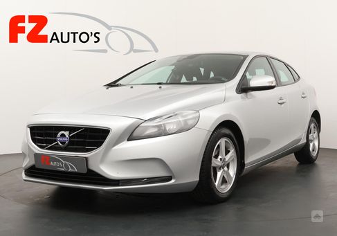 Volvo V40, 2016