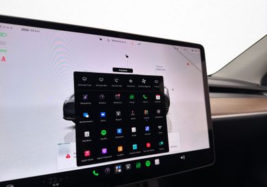 Tesla Model Y, 2023