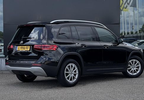 Mercedes-Benz GLB 180, 2021