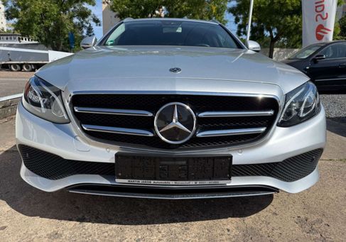 Mercedes-Benz E 200, 2020