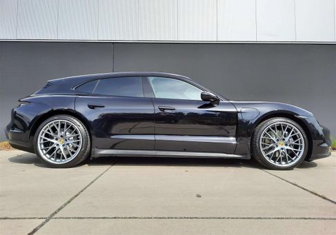 Porsche Taycan, 2022