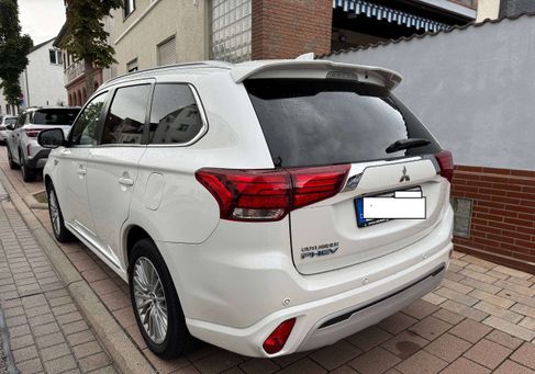 Mitsubishi Outlander, 2021