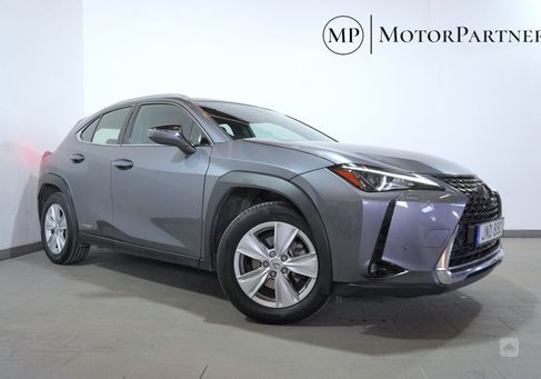 Lexus UX, 2021