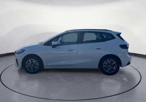 BMW 220, 2025 3