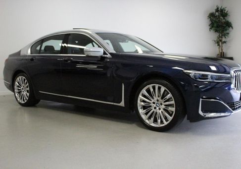 BMW 750, 2020