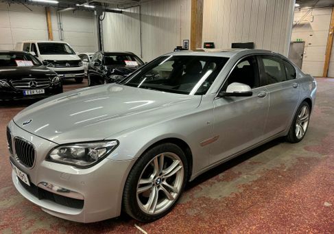 BMW 730, 2015