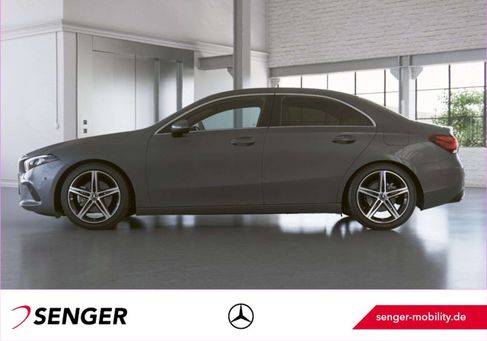 Mercedes-Benz A 200, 2022