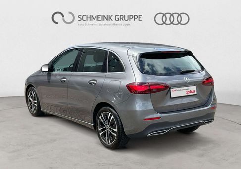 Mercedes-Benz B 180, 2023