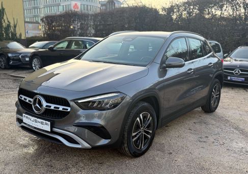 Mercedes-Benz GLA 180, 2023