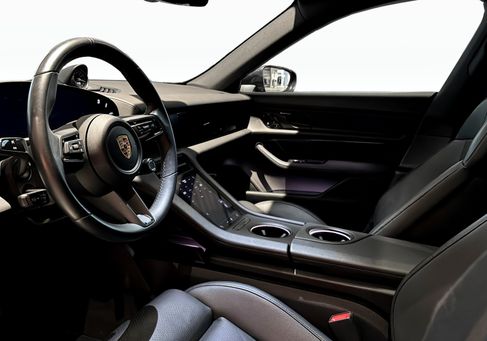 Porsche Taycan, 2023