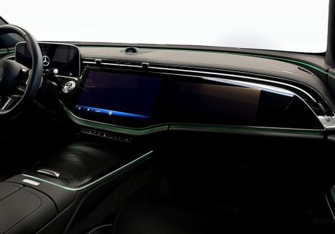 Mercedes-Benz E 300, 2025