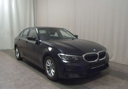 BMW 320, 2022 3