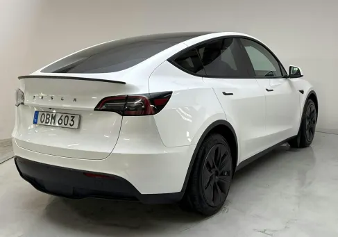 Tesla Model Y, 2023