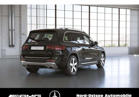 Mercedes-Benz GLB 180, 2021