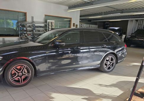 Mercedes-Benz E 300, 2023 2