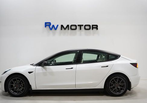 Tesla Model 3, 2021 3