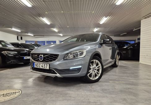 Volvo V60 Cross Country, 2016