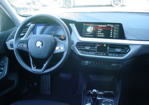 BMW 118, 2022