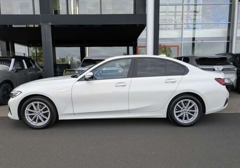 BMW 318, 2022