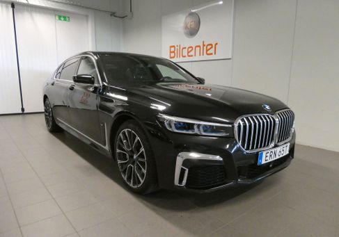 BMW 745, 2021