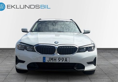 BMW 330, 2022