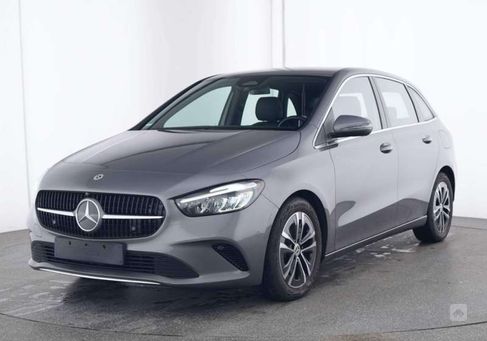 Mercedes-Benz B 180, 2023