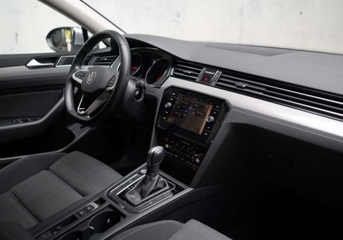 Volkswagen Passat Variant, 2022