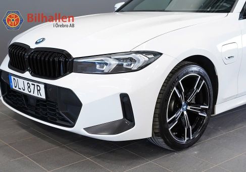 BMW 330, 2023