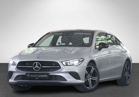 Mercedes-Benz CLA 200, 2022