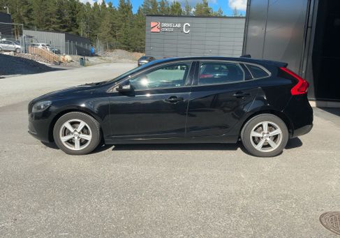 Volvo V40, 2018