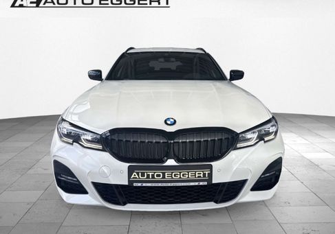 BMW 330, 2021
