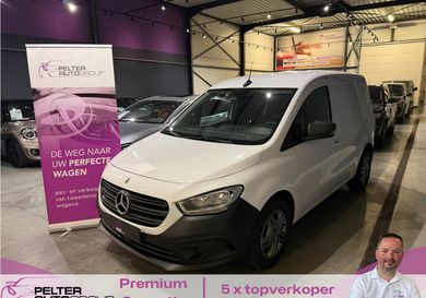 Mercedes-Benz, 2022
