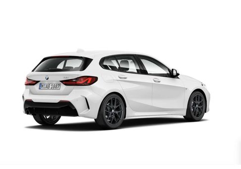 BMW 118, 2022
