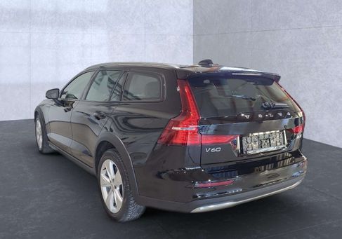 Volvo V60 Cross Country, 2022