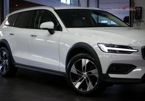 Volvo V60 Cross Country, 2021