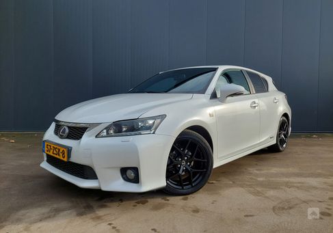 Lexus CT 200h, 2013