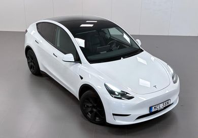 Tesla Model Y, 2023