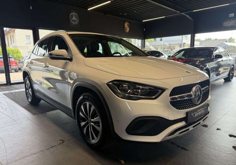 Mercedes-Benz GLA 200, 2021 3