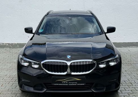 BMW 318, 2022