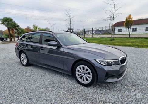 BMW 330, 2020