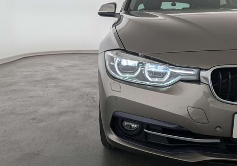 BMW 330, 2018