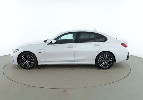 BMW 330, 2023