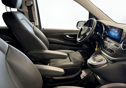 Mercedes-Benz V 300, 2023