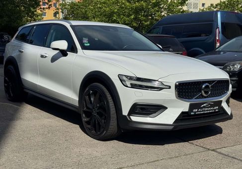 Volvo V60 Cross Country, 2019