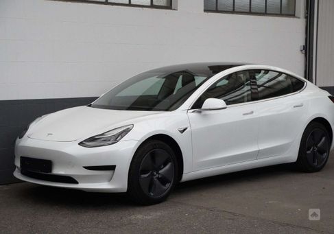 Tesla Model 3, 2020