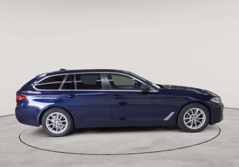 BMW 530, 2022 3