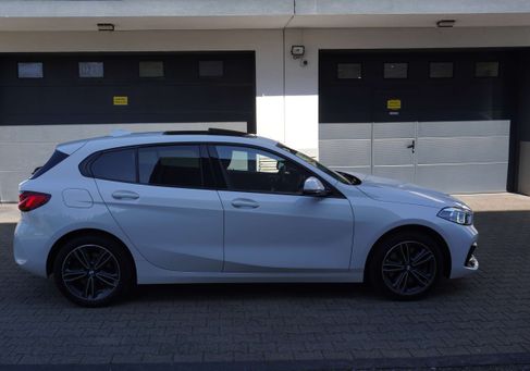 BMW 120, 2022
