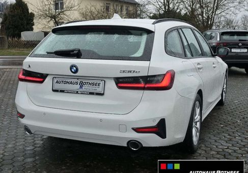 BMW 330, 2022