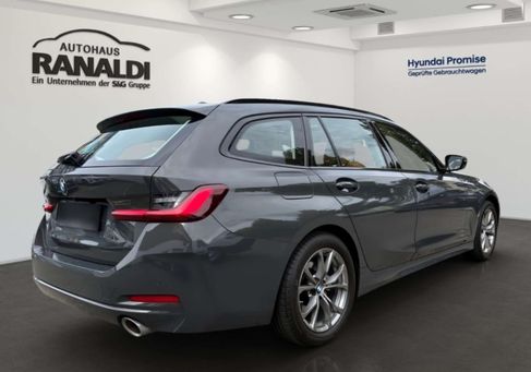 BMW 320, 2022 3